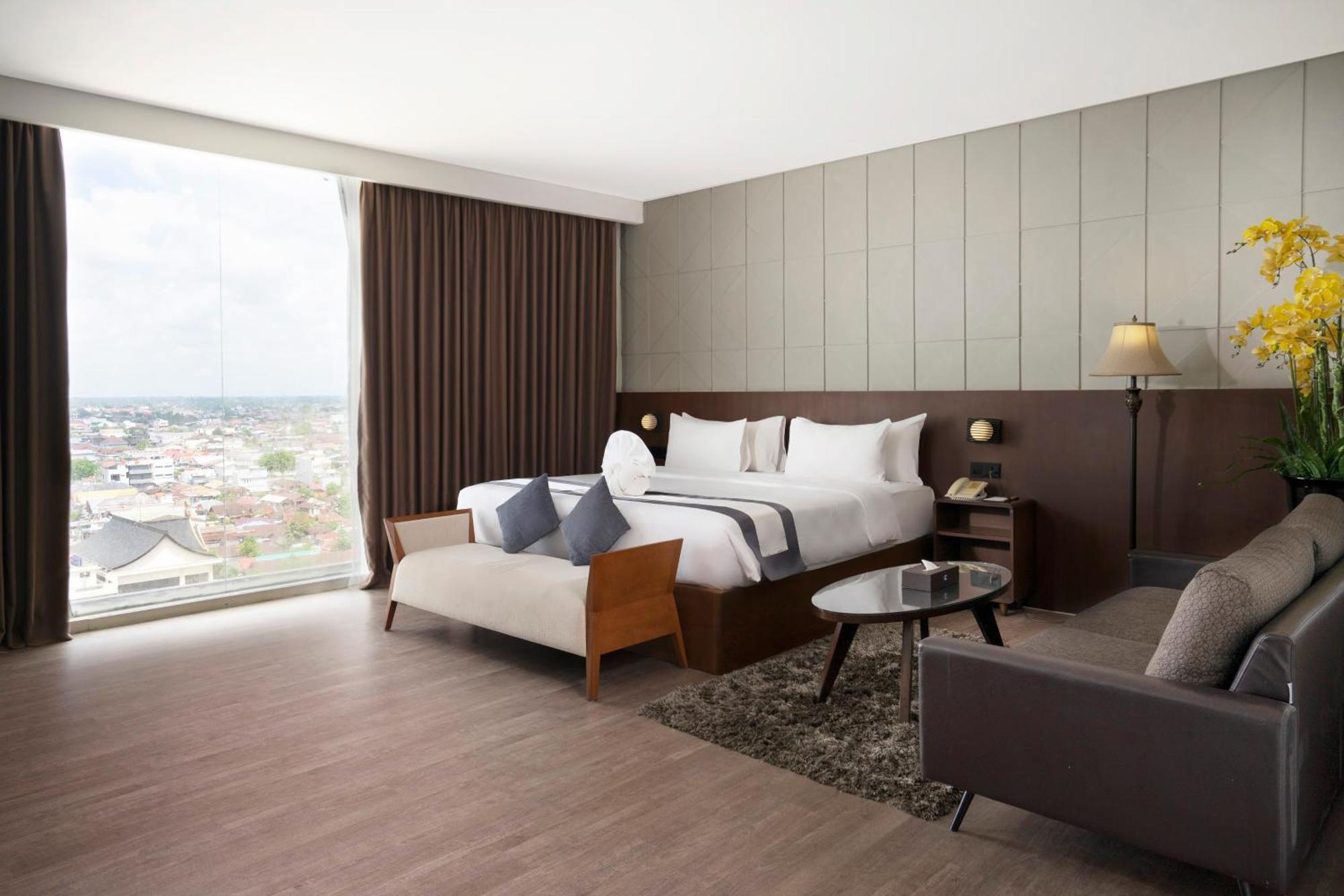 Hotel Golden Tulip 4*
